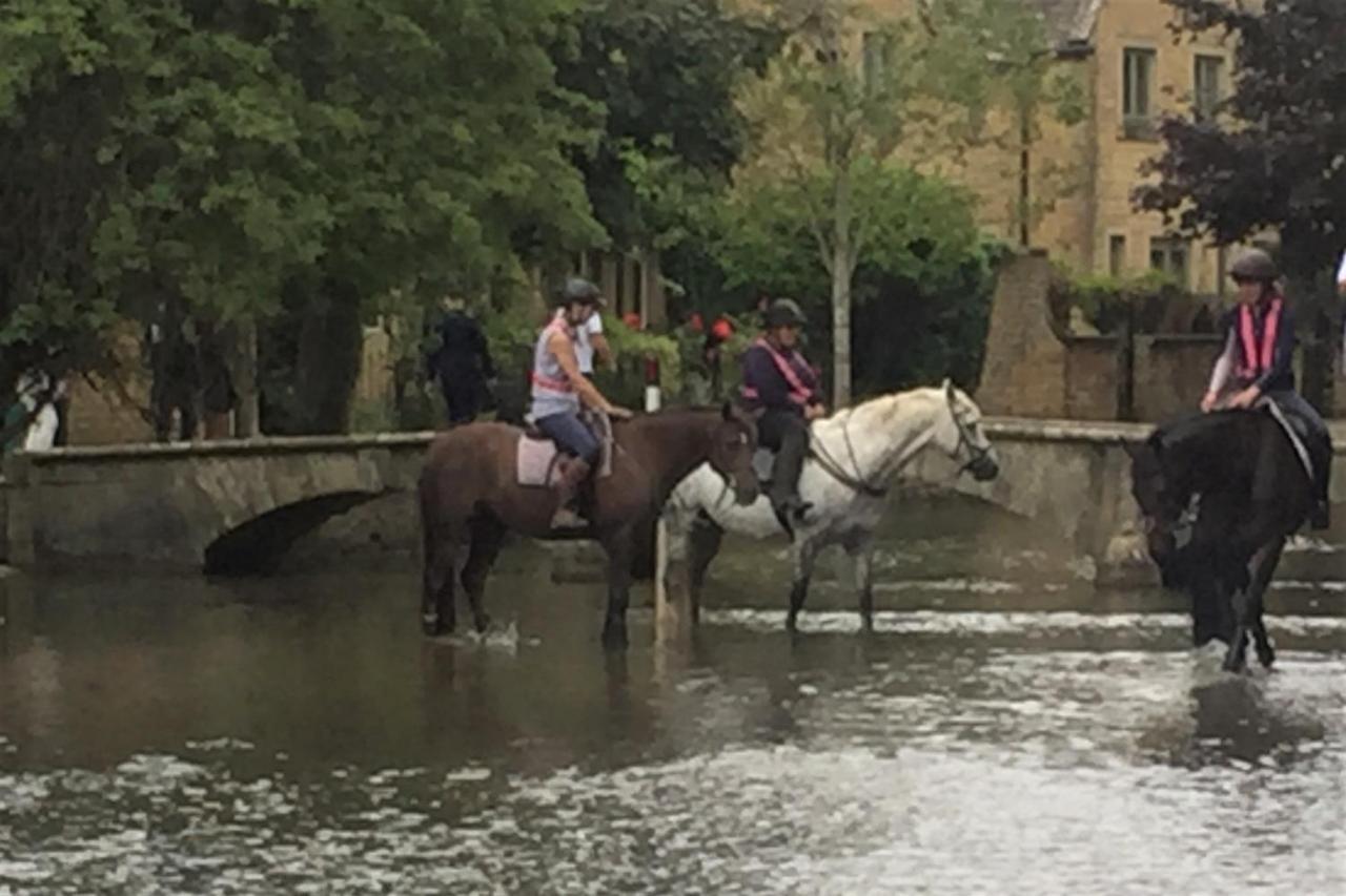 Coombe House Otel Bourton-on-the-Water Dış mekan fotoğraf